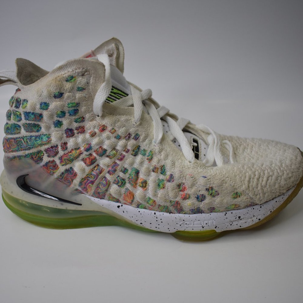 LeBron 17 XVII Air Command Shoes Nike Youth BQ5594-100 GS Size 5.5Y Women's 7  G - Picture 2 of 14